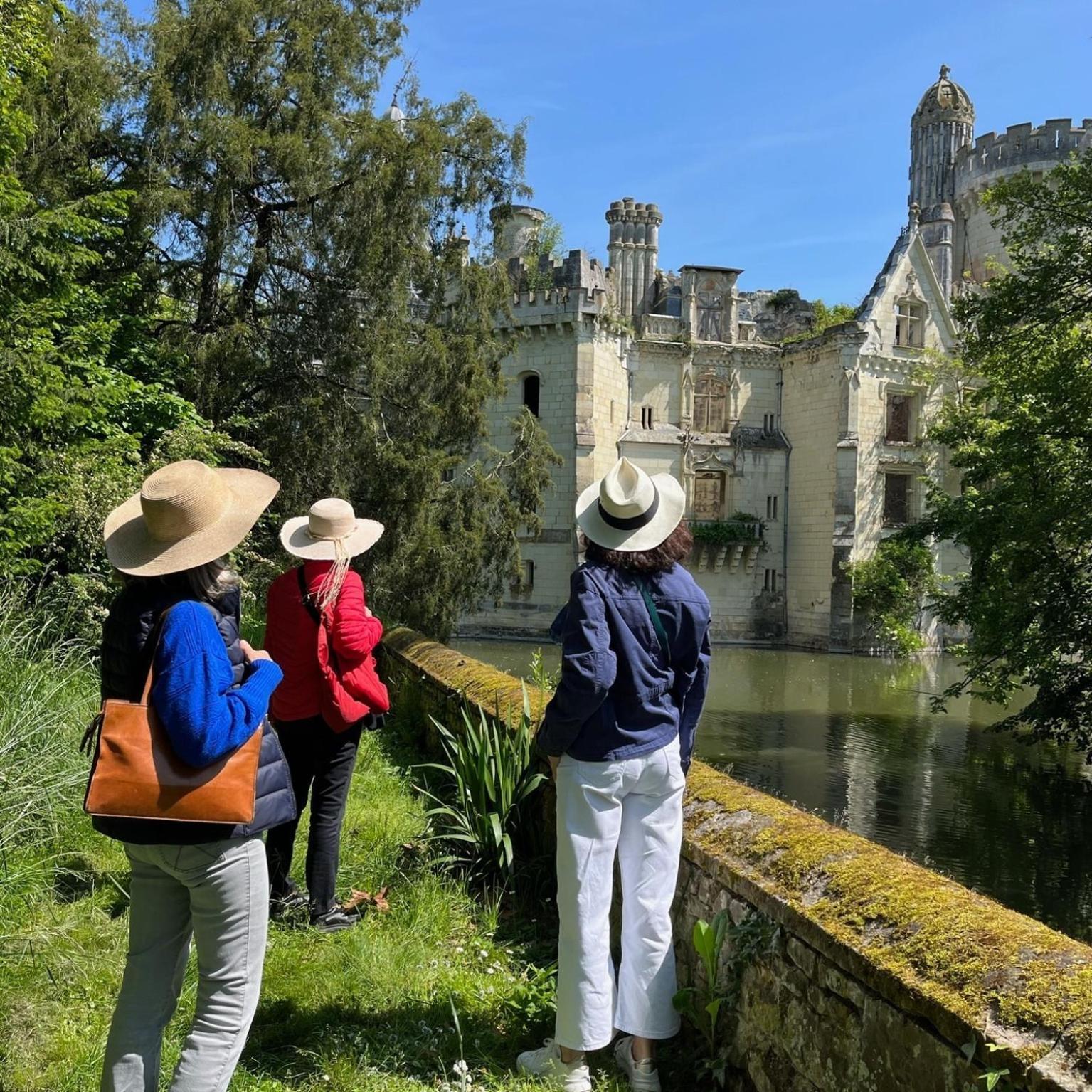 Les-Trois-Moutiers Ecolodges De Reve Dans Un Chateau De Conte De Fees מראה חיצוני תמונה