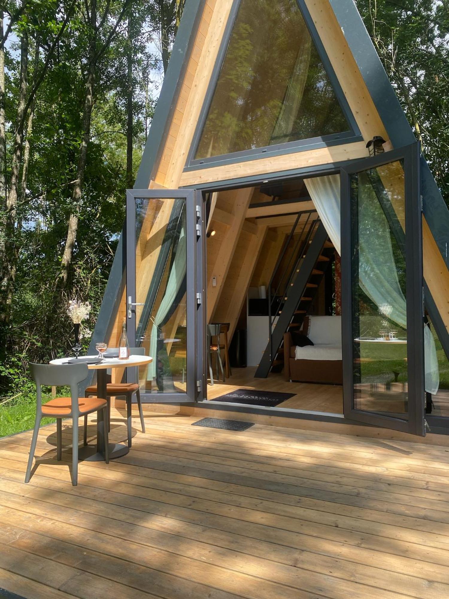 Les-Trois-Moutiers Ecolodges De Reve Dans Un Chateau De Conte De Fees מראה חיצוני תמונה